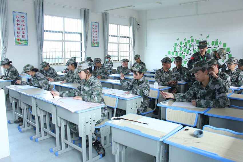 女兒厭學怎么辦？父母應該怎么做？(圖2)
