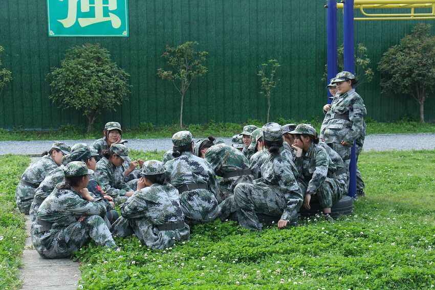 湖北叛逆孩子學(xué)校分析青少年的逆反心理