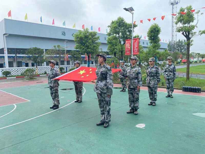 江蘇泰州問(wèn)題孩子學(xué)校	  (圖1)